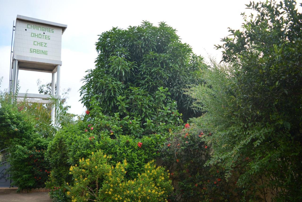 Chez Sabine Bed & Breakfast Abomey Exterior photo