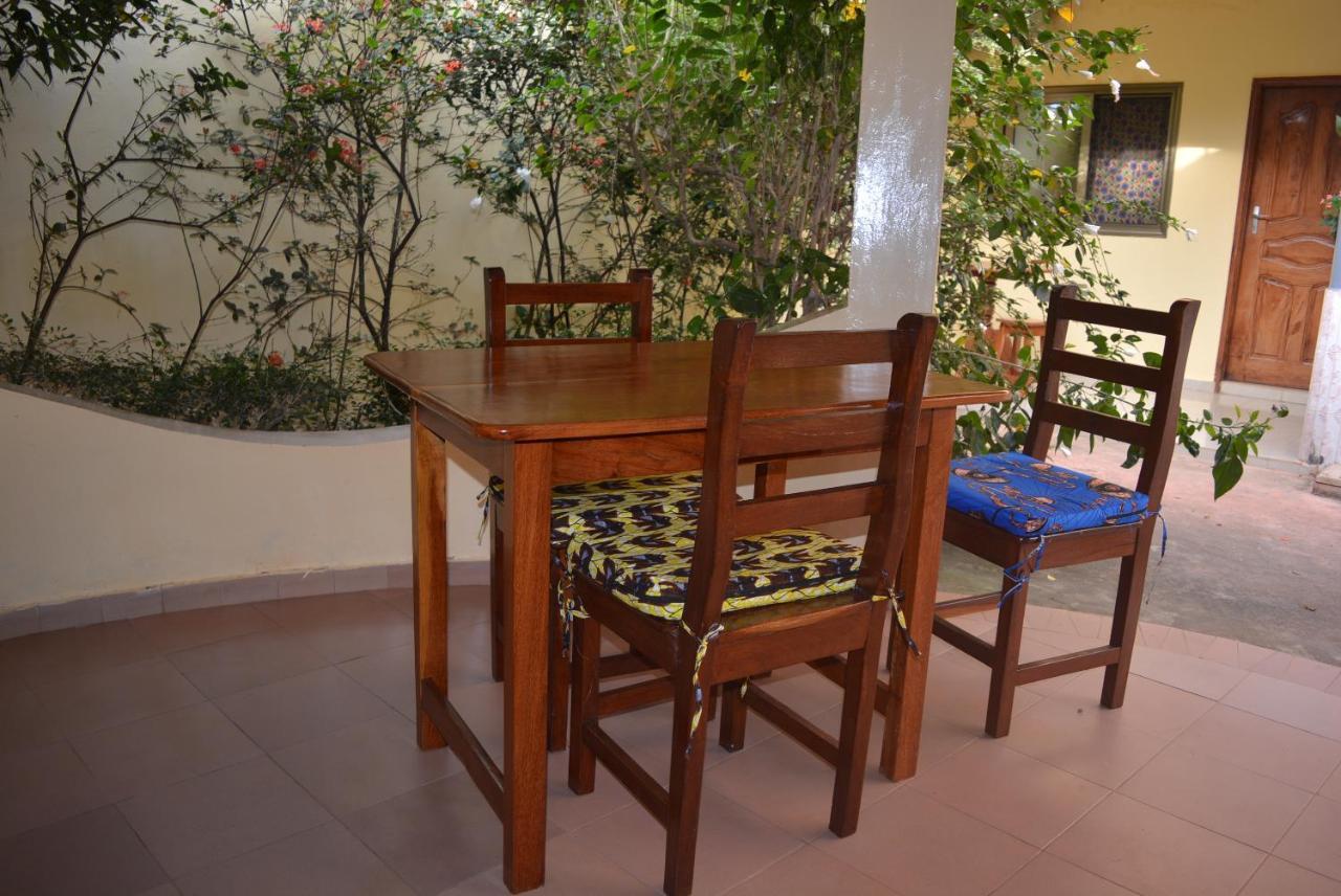 Chez Sabine Bed & Breakfast Abomey Exterior photo