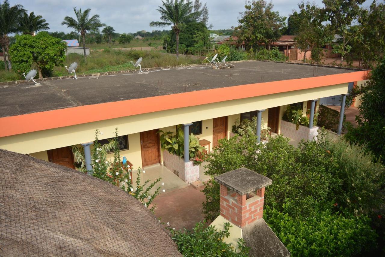Chez Sabine Bed & Breakfast Abomey Exterior photo
